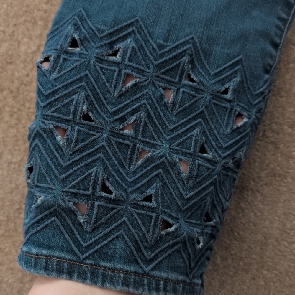 White House Black Market Slim Crop Laser Cut Hem High Waisted Everyday Soft Jean - Picture 5 of 9